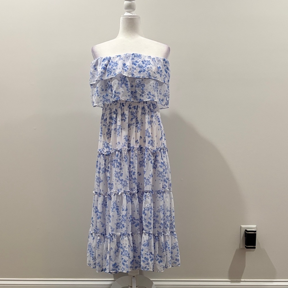 👗Host Pick👗 Floral Strapless Ruffled Maxi Dress - Picture 2 of 4